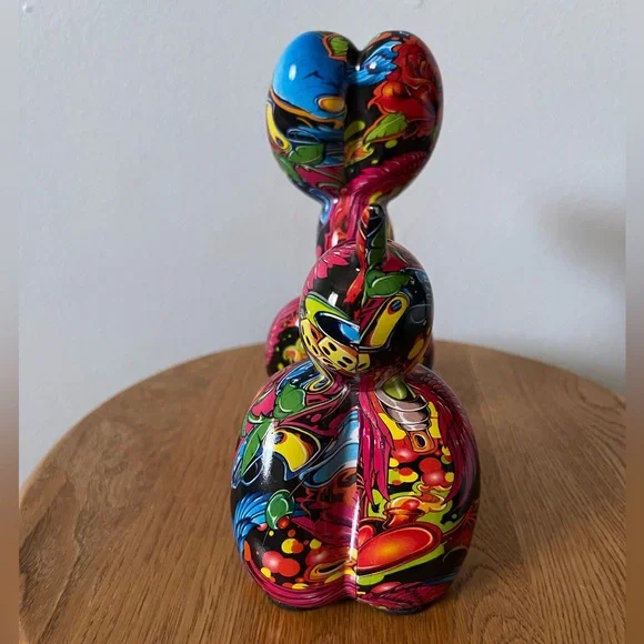 graffiti balloon dog sculpture - Picture 4 of 5